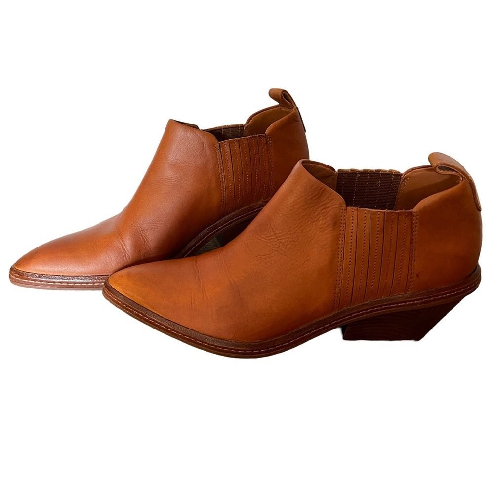 Via Spiga Tan Ankle Boots such a deal . They run narrow